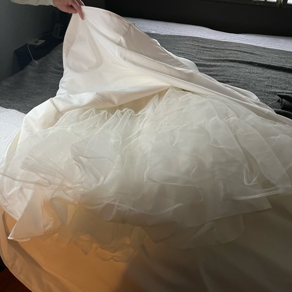 Sweetheart Wedding Dress - Picture 5 of 6